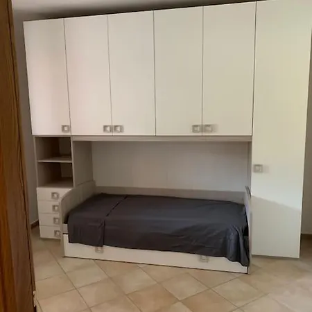 Indipendente In Nel Verde A Due Passi Dal Mare Casa Alzi